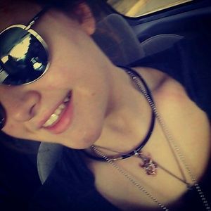 Meet your Posher, Eva